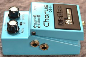 CE-2W Chorus #73890 | 【クロサワ楽器店オンラインショップ】いい楽器