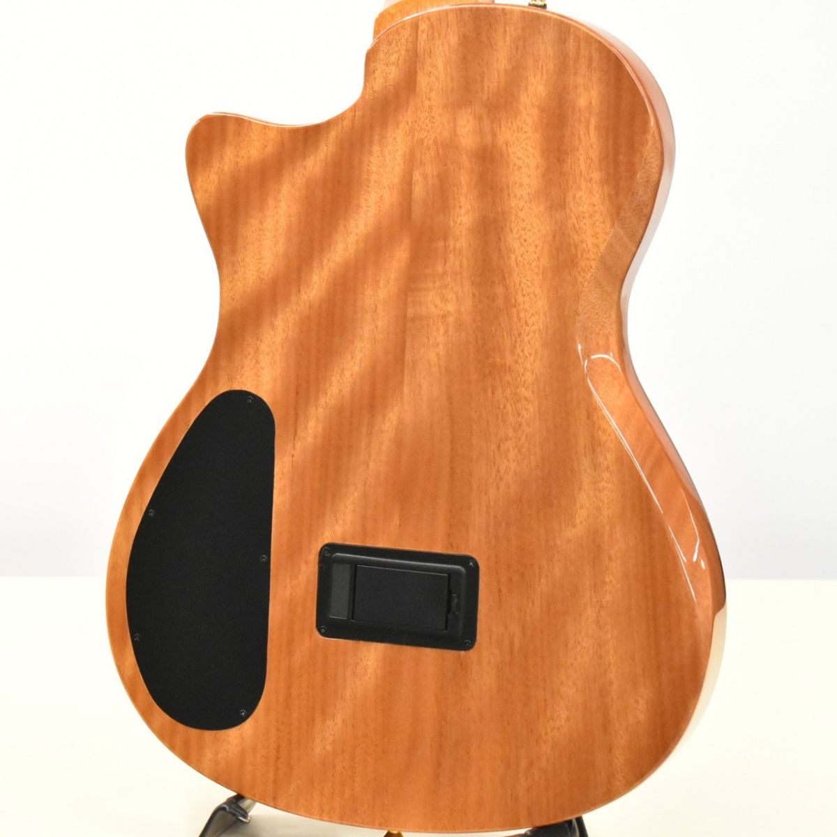 クロサワ横浜店】Stage Edge Burst 【5cm未満の薄胴エレガット