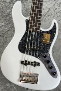 美品 Bacchus バッカス JAZZ BASS ジャズベース 左利き用 白 Bacchus、白 系のベース検索結果一覧 | 【クロサワ楽器店オンライン