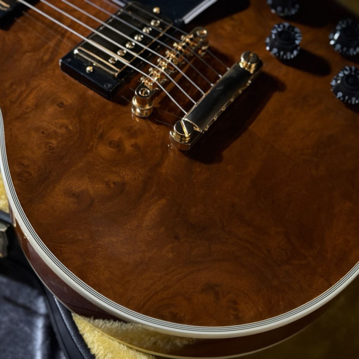 現地選定材TOP!!】Inspired by Gibson Custom Les Paul Custom Figured