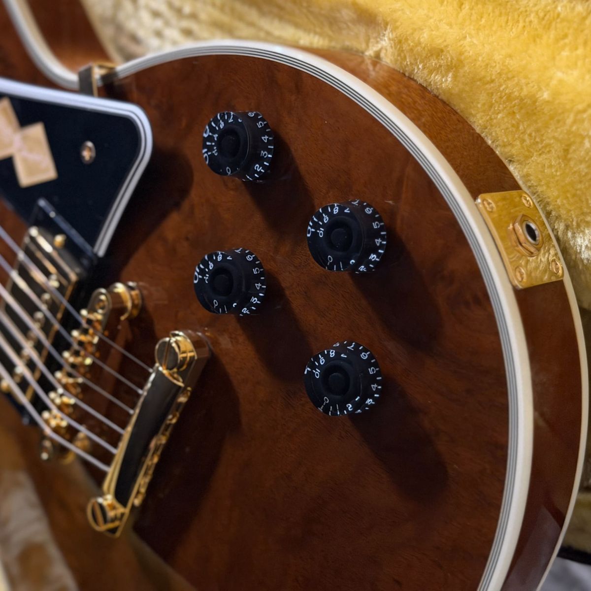 現地選定材TOP!!】Inspired by Gibson Custom Les Paul Custom Figured