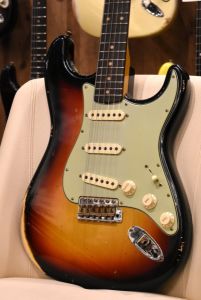 Fender Custom Shop、サンバースト 系のエレキギター検索結果一覧