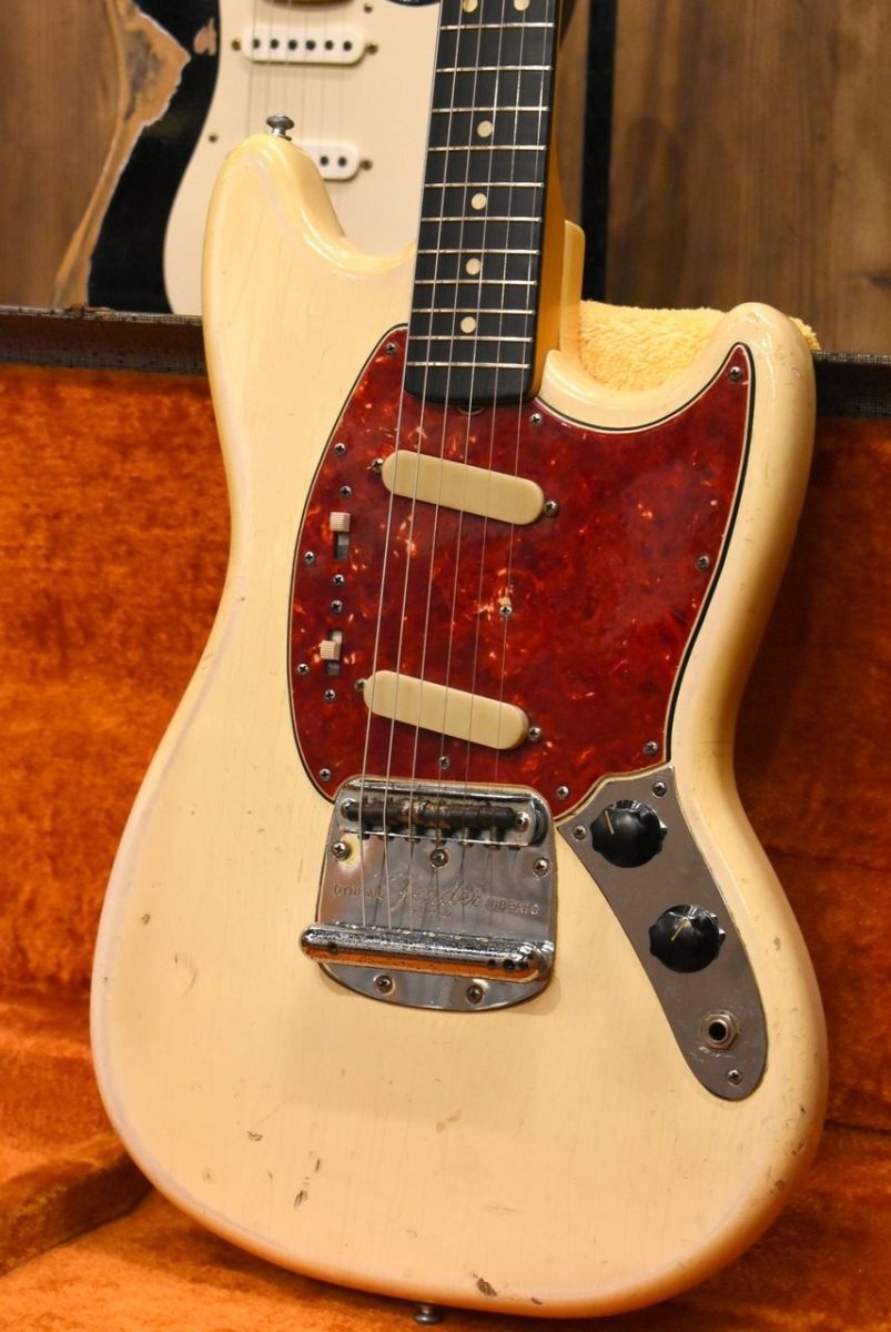 1965-66 Mustang White【3.28kg、ブラジリアンローズウッド指板