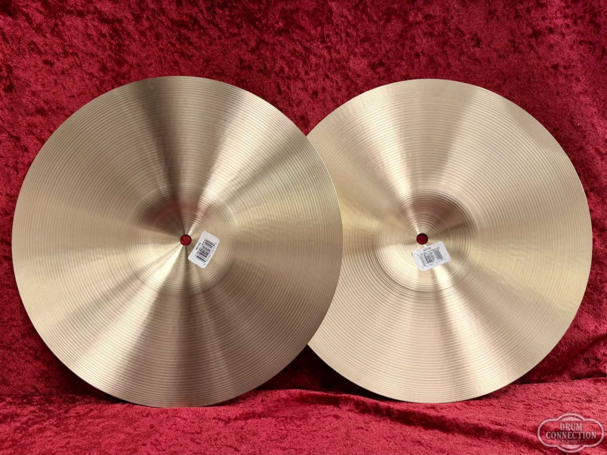 A Zildjian New Beat Hi-Hats 14
